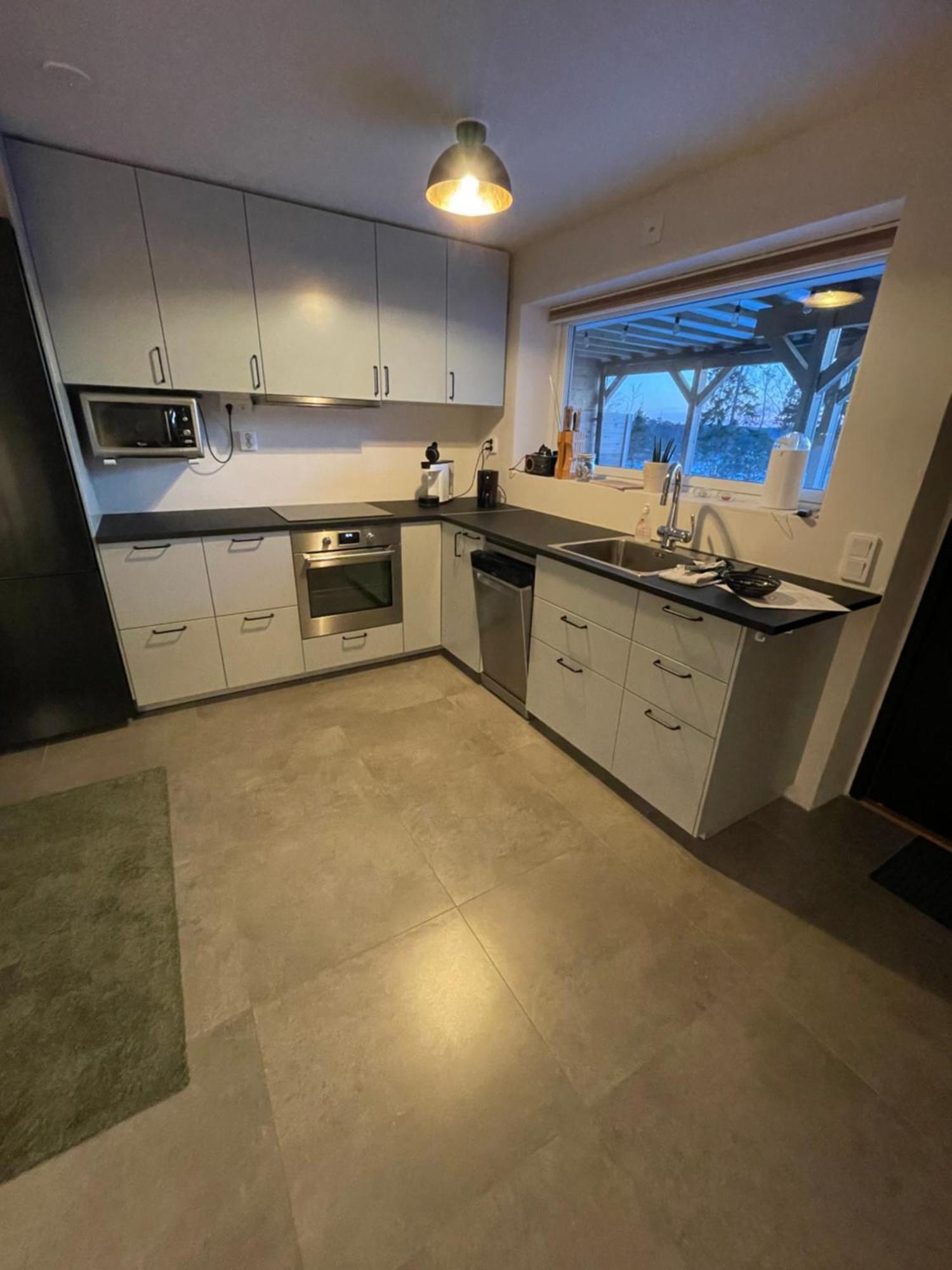 Ny Laegenhet Pa Markplan Med Havsutsikt Strömstad Exterior foto